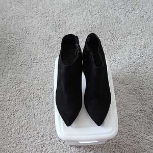 Old Navy Black Pointed Toe Ankle Booties 3inch Heels